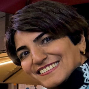 خانم زارا امجدیان 